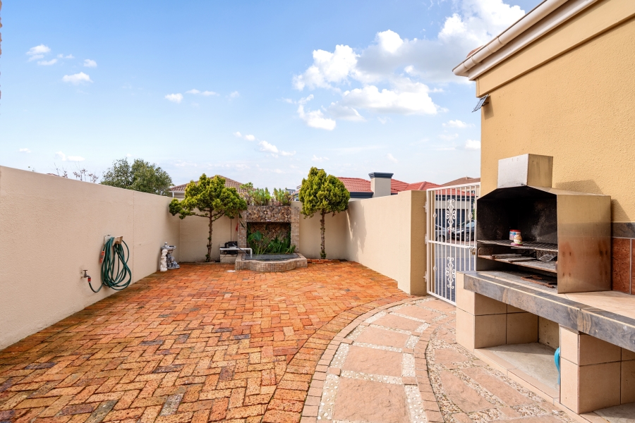 3 Bedroom Property for Sale in Century City Western Cape